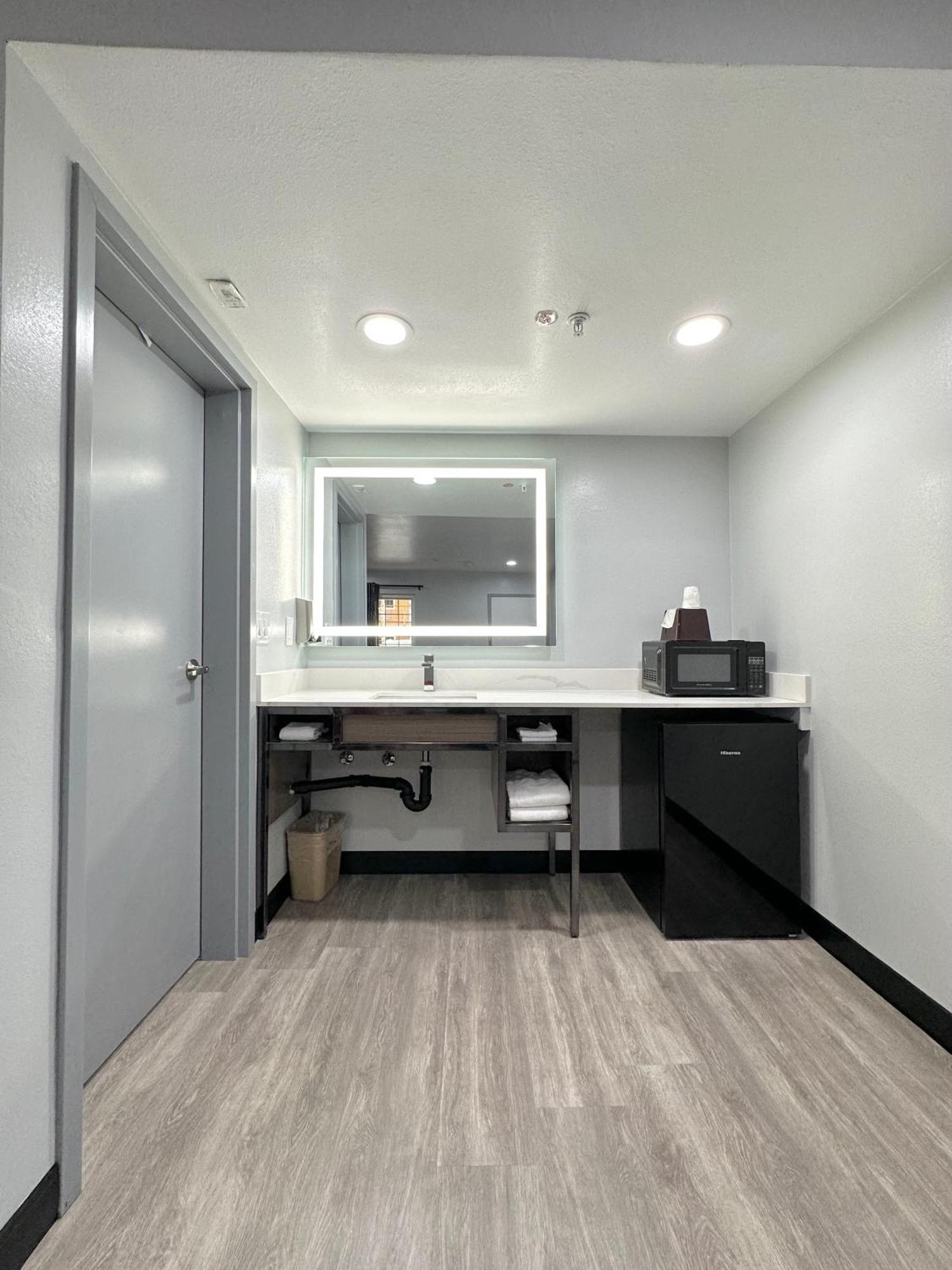 Express Inn & Suites Ontario Airport Esterno foto