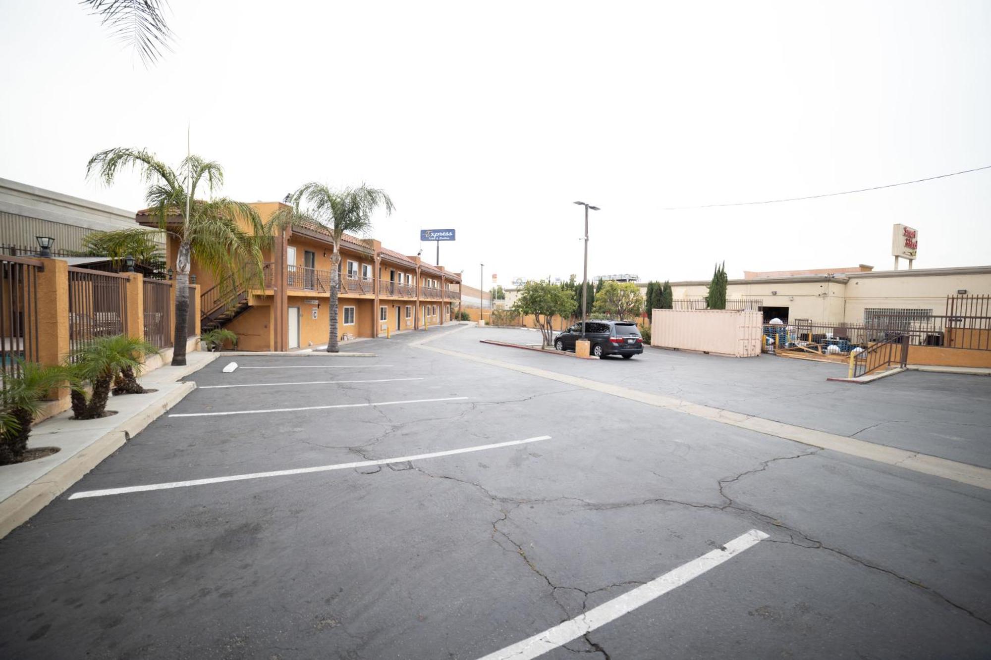 Express Inn & Suites Ontario Airport Esterno foto