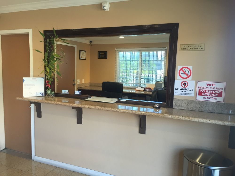 Express Inn & Suites Ontario Airport Esterno foto