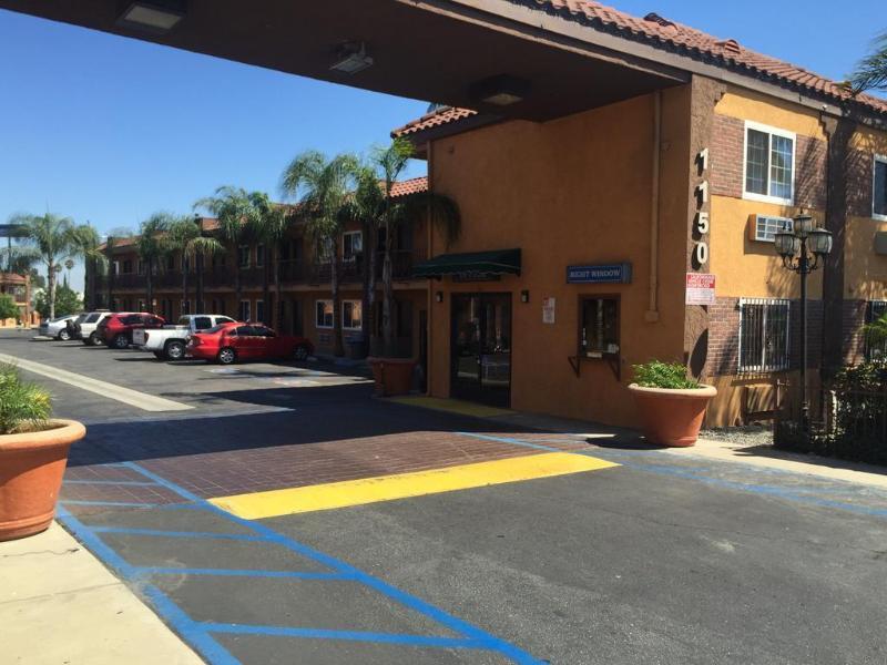 Express Inn & Suites Ontario Airport Esterno foto