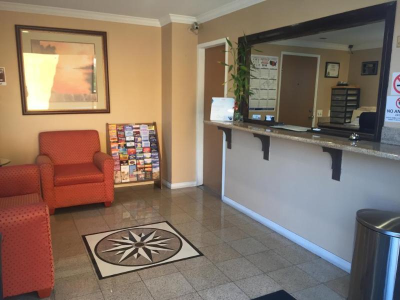 Express Inn & Suites Ontario Airport Esterno foto